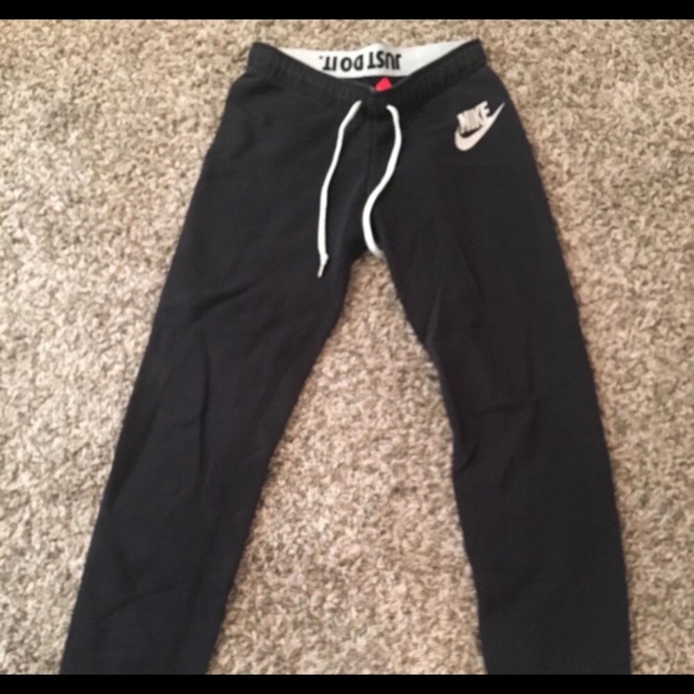 Nike women’s sweatpants